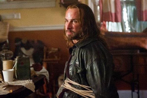 Titulky k Falling Skies S04E04 - Evolve or Die