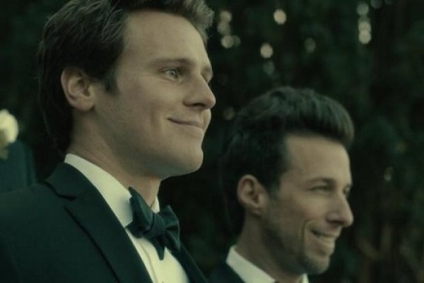 Titulky k Looking S01E07 - Looking for a Plus-One