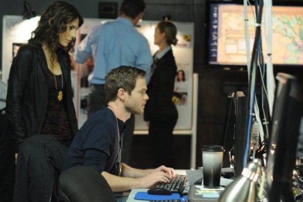 Titulky k The Following S01E05 - The Siege