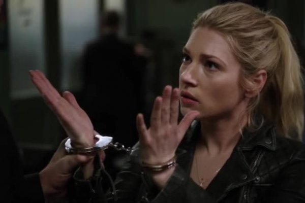 Titulky k Person of Interest S04E18 - Skip