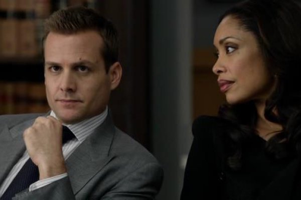 Titulky k Suits S02E10 - High Noon