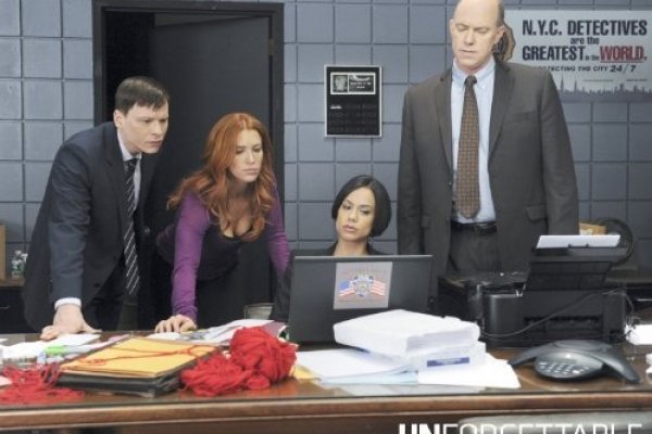 Titulky k Unforgettable S01E20 - You Are Here