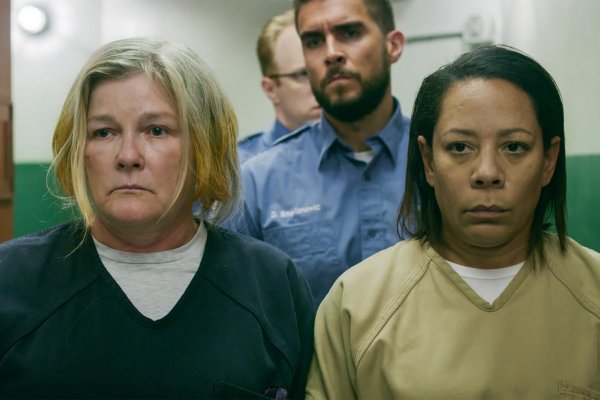Titulky k Orange Is the New Black S07E03 - And Brown Is the New Orange