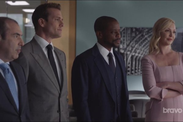 Titulky k Suits S09E04 - Cairo