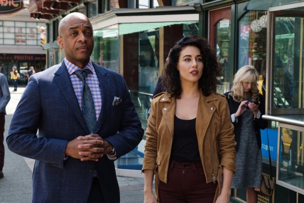Titulky k The Magicians S05E04 - Magicians Anonymous