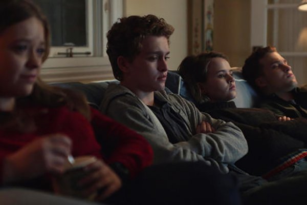 Titulky k Little Fires Everywhere S01E07 - Picture Perfect